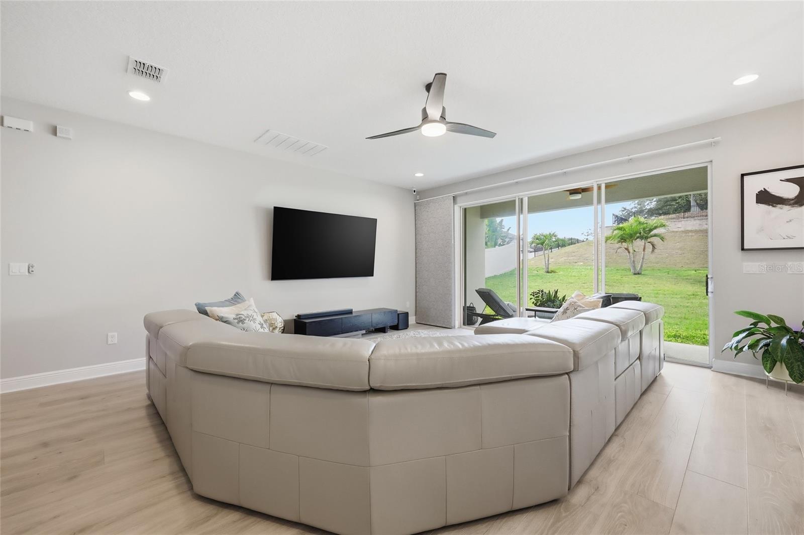 Image 21 of 59 For 5074 Breezy Acres Street