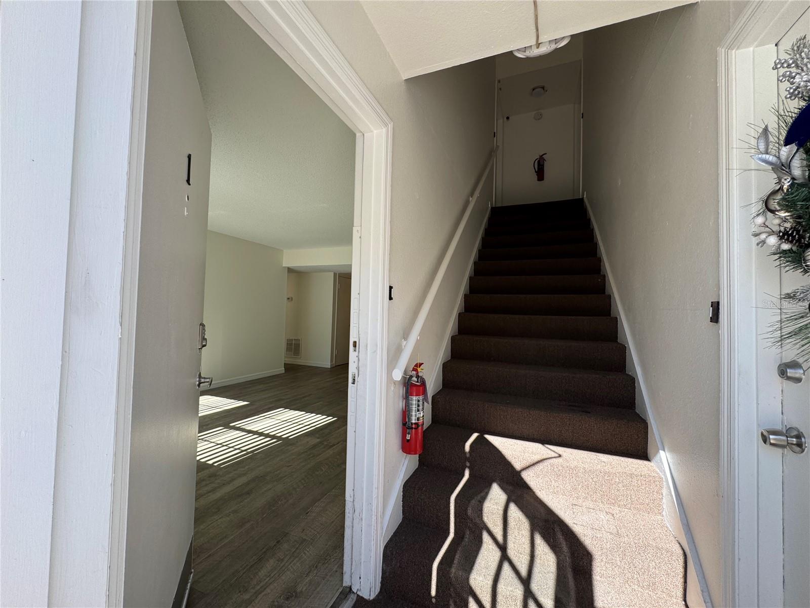 Image 3 of 30 For 523 Summerlin Avenue 1