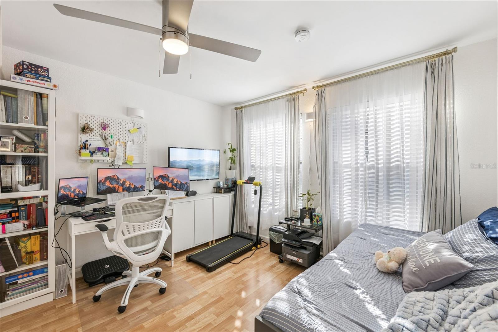 Image 12 of 12 For 415 Lakepointe Drive 103