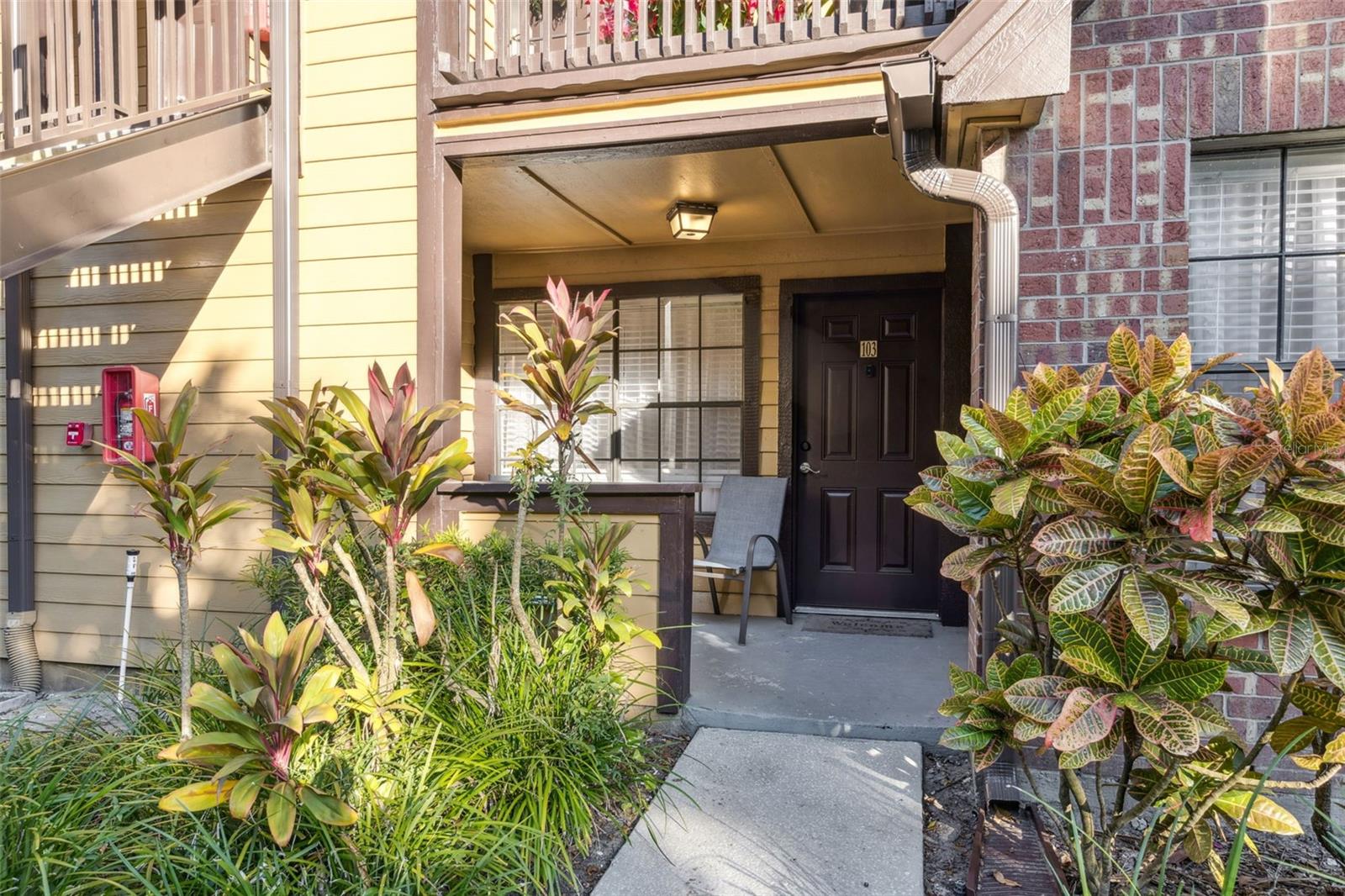 Image 2 of 12 For 415 Lakepointe Drive 103