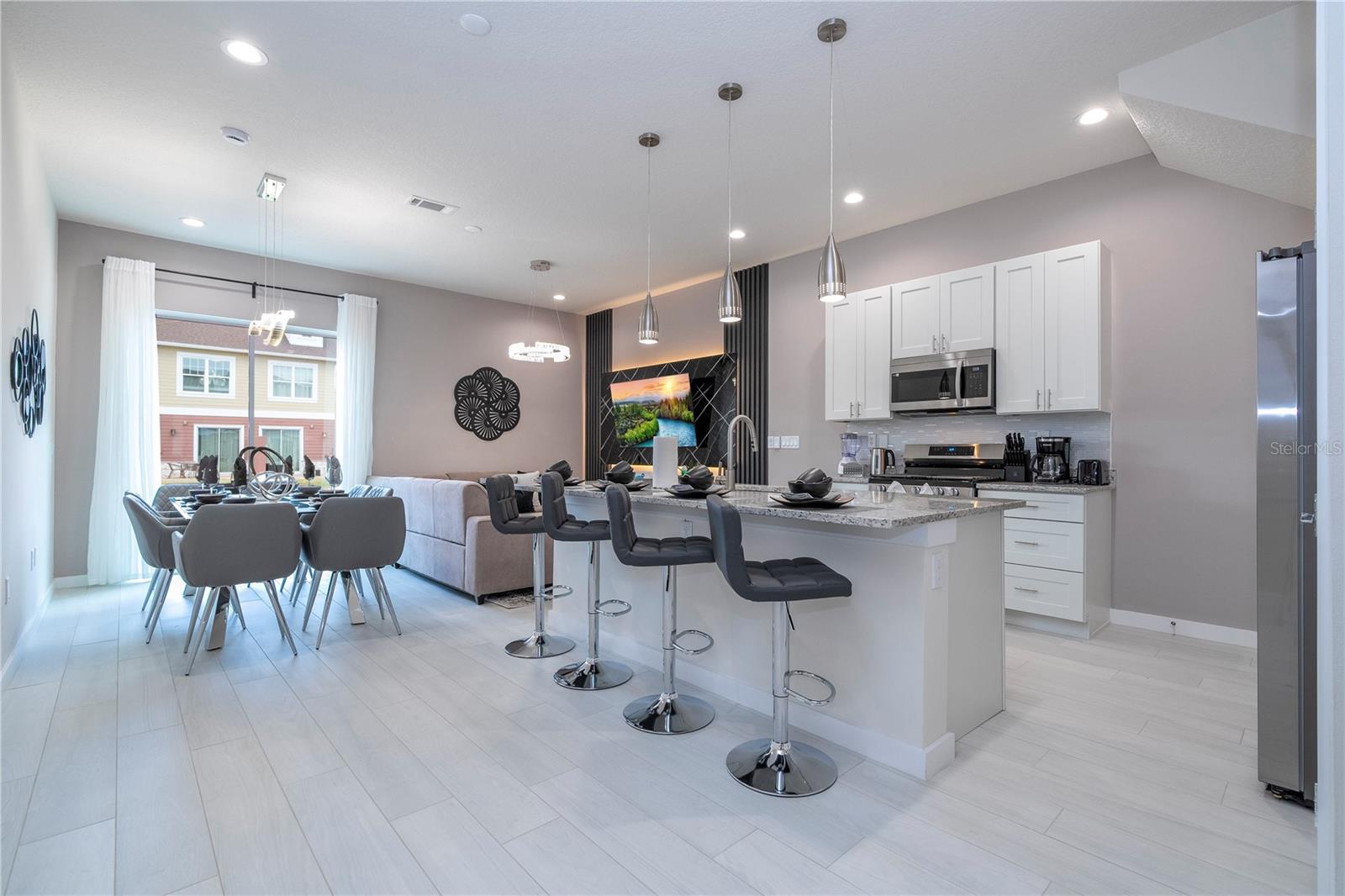 Image 6 of 39 For 7514 Sunflower Circle