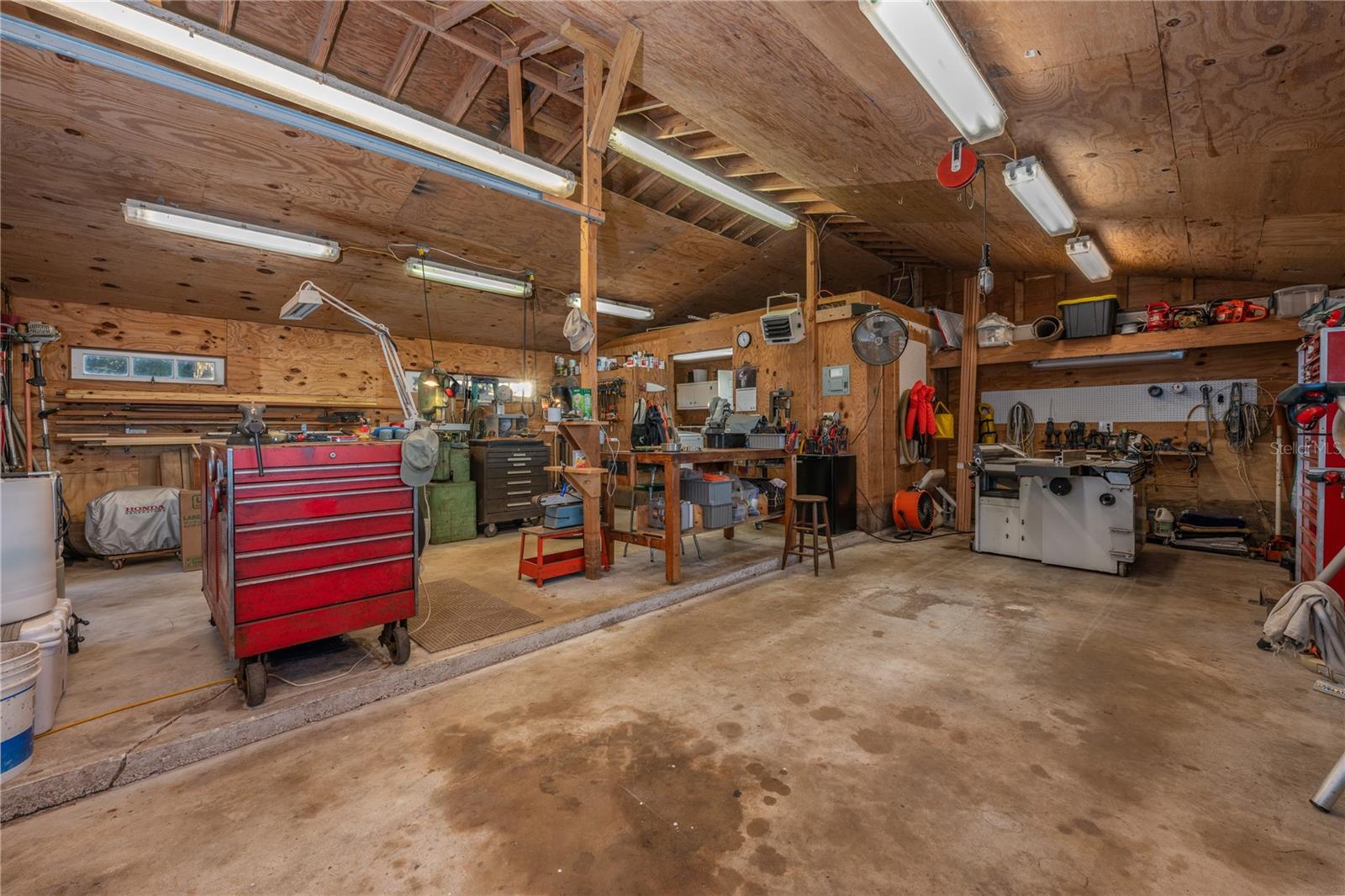 Image 37 of 44 For 2518 Fort Lane Road