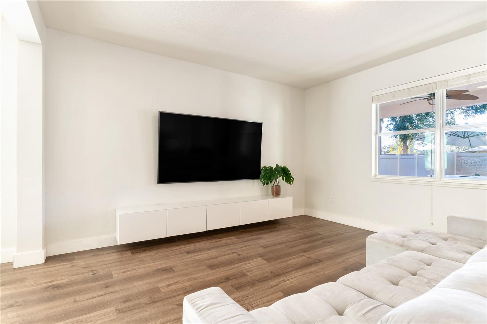 Image 28 of 62 For 11949 Verrazano Dr Drive