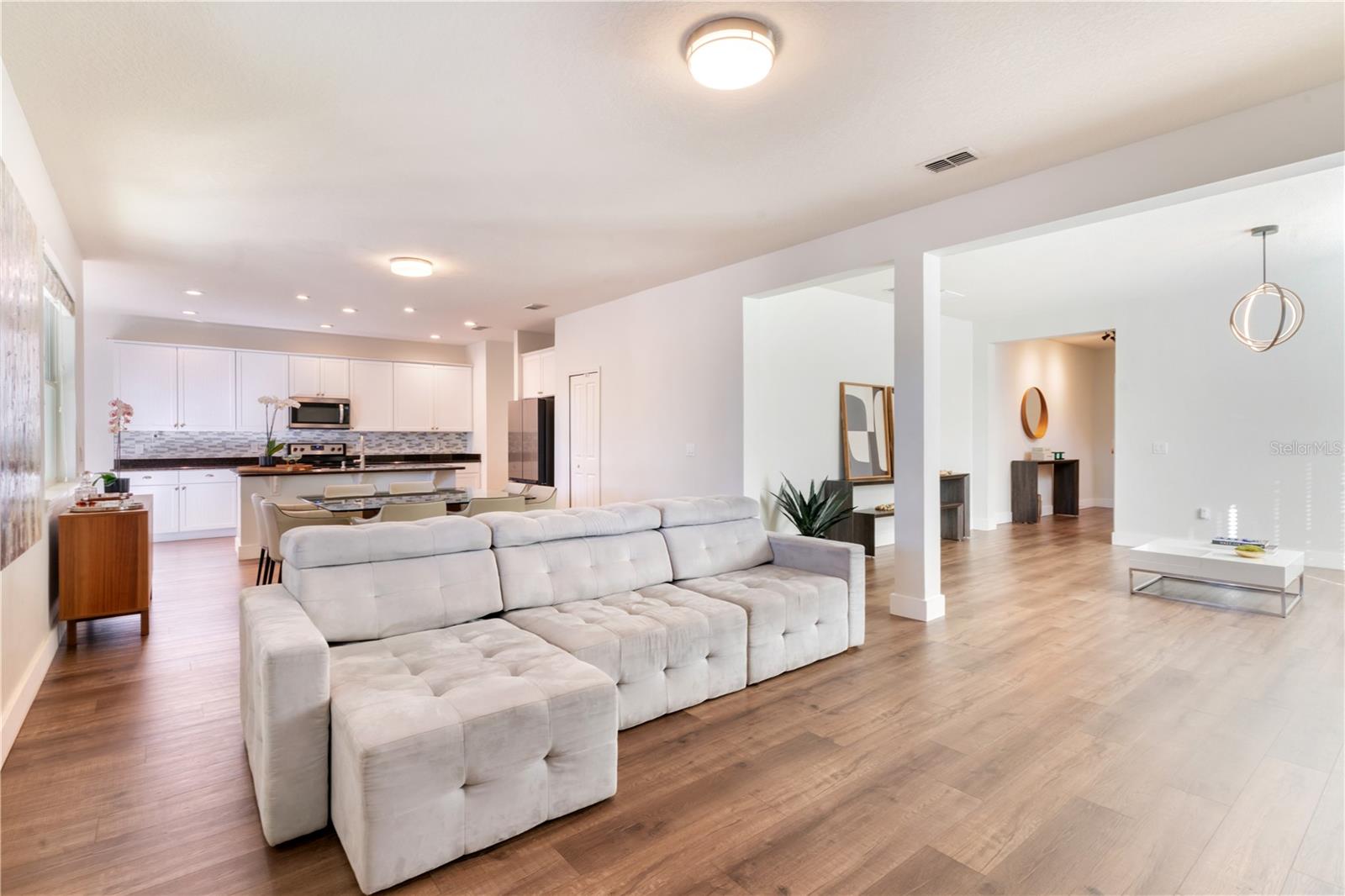 Image 30 of 62 For 11949 Verrazano Dr Drive