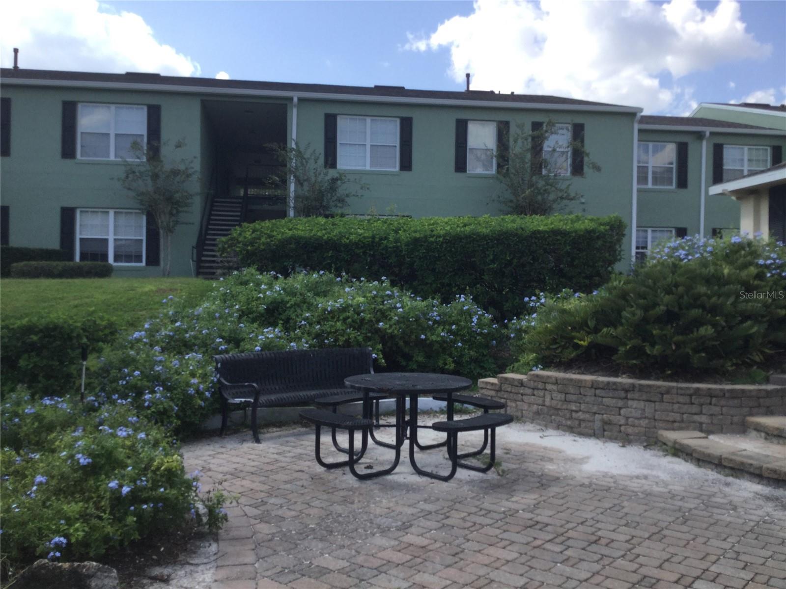 Image 23 of 26 For 2071 Dixie Belle Drive B