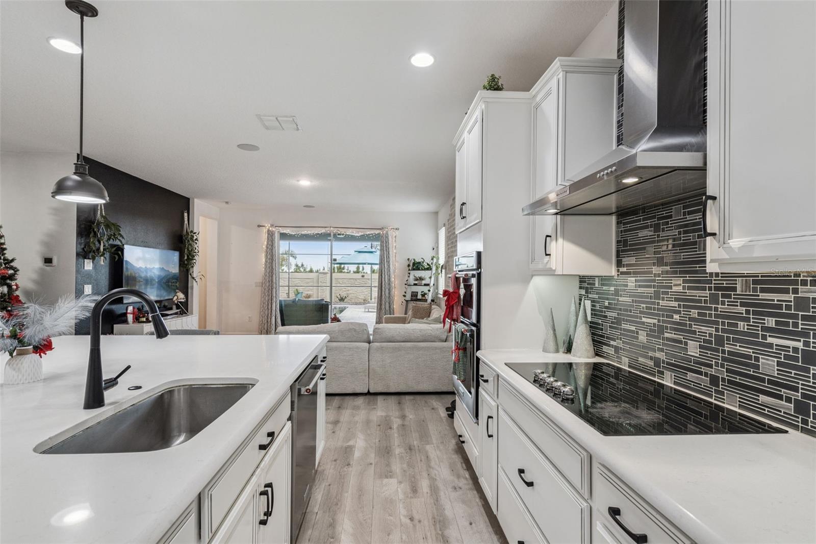 Image 19 of 55 For 16256 Misty Hills Avenue