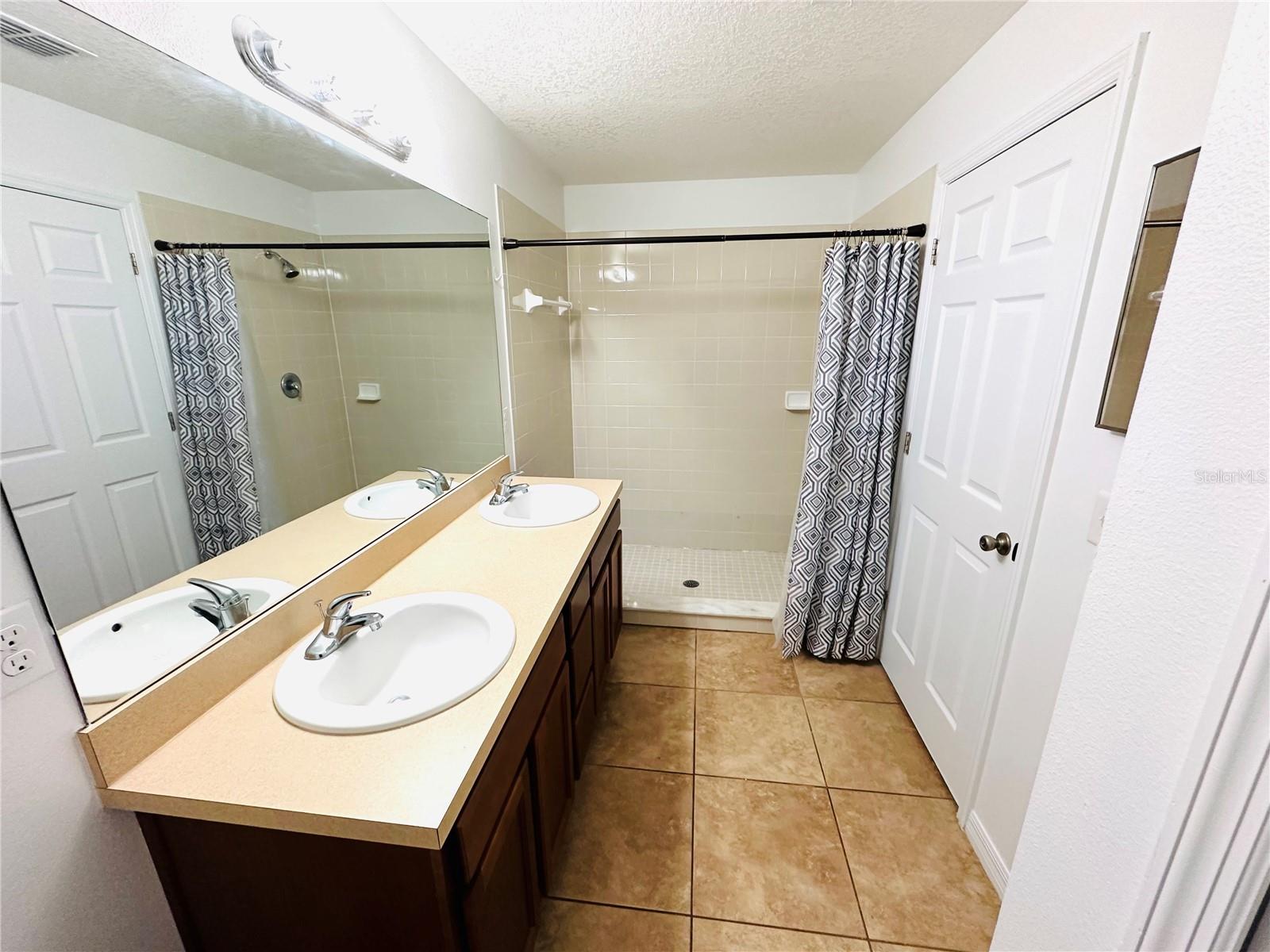 Image 20 of 32 For 1500 Kayuni Drive