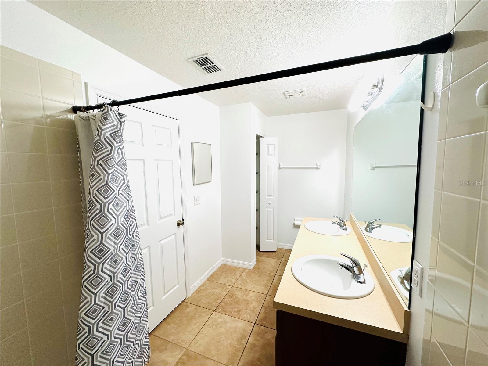 Image 21 of 32 For 1500 Kayuni Drive