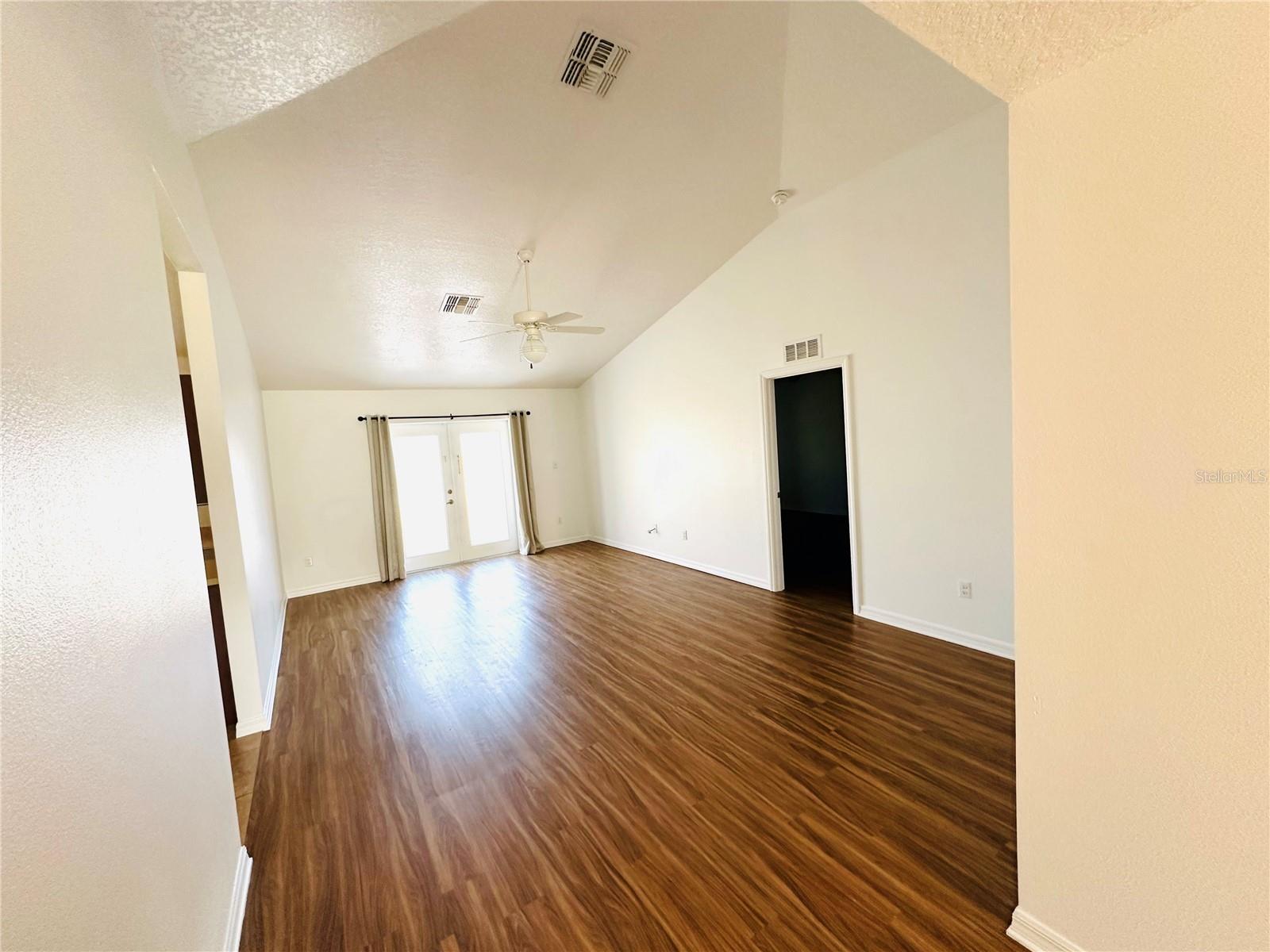 Image 7 of 32 For 1500 Kayuni Drive