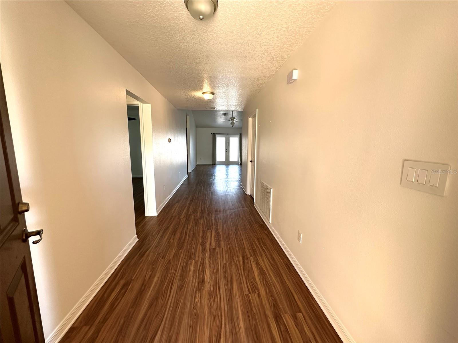 Image 8 of 32 For 1500 Kayuni Drive