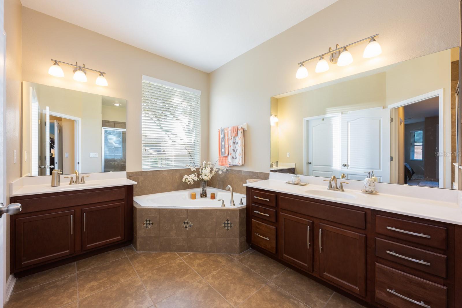 Image 17 of 35 For 2444 Misty Cove Circle