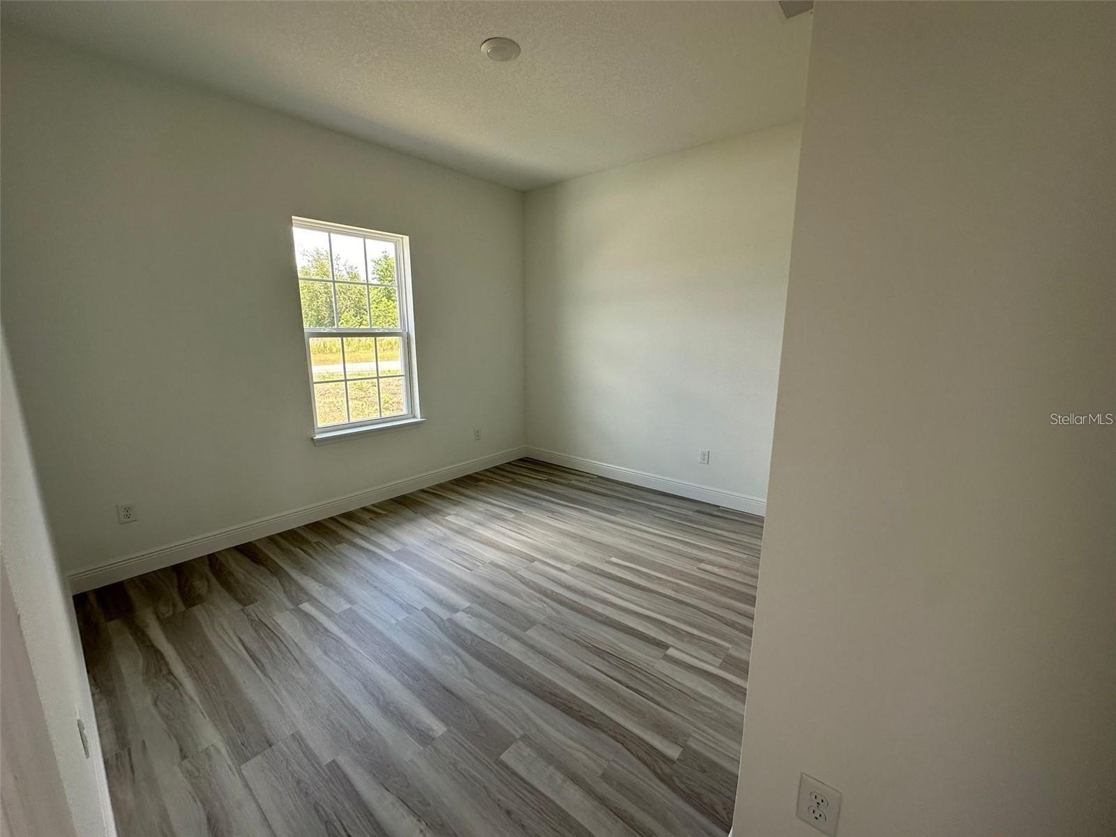 Image 11 of 24 For 5842 154th Lane Road