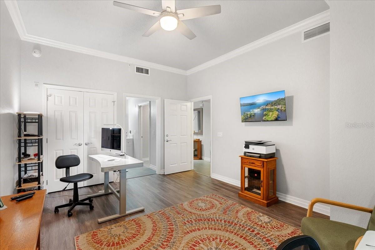 Image 21 of 31 For 7658 Whisper Way 402