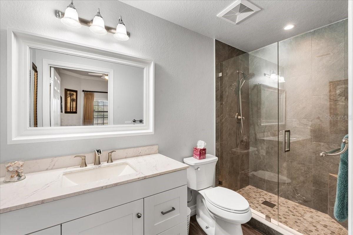 Image 22 of 31 For 7658 Whisper Way 402