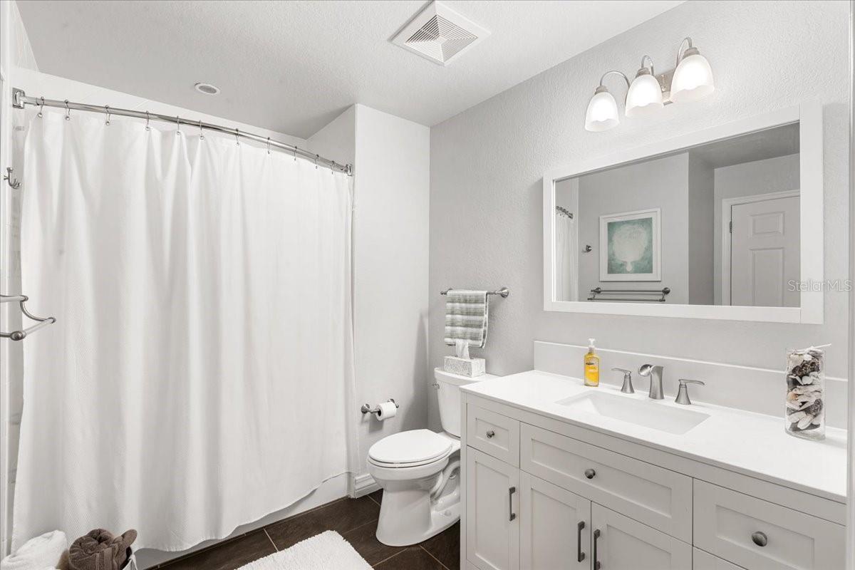 Image 25 of 31 For 7658 Whisper Way 402