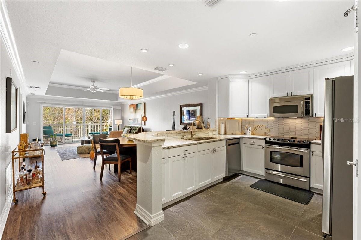 Image 3 of 31 For 7658 Whisper Way 402