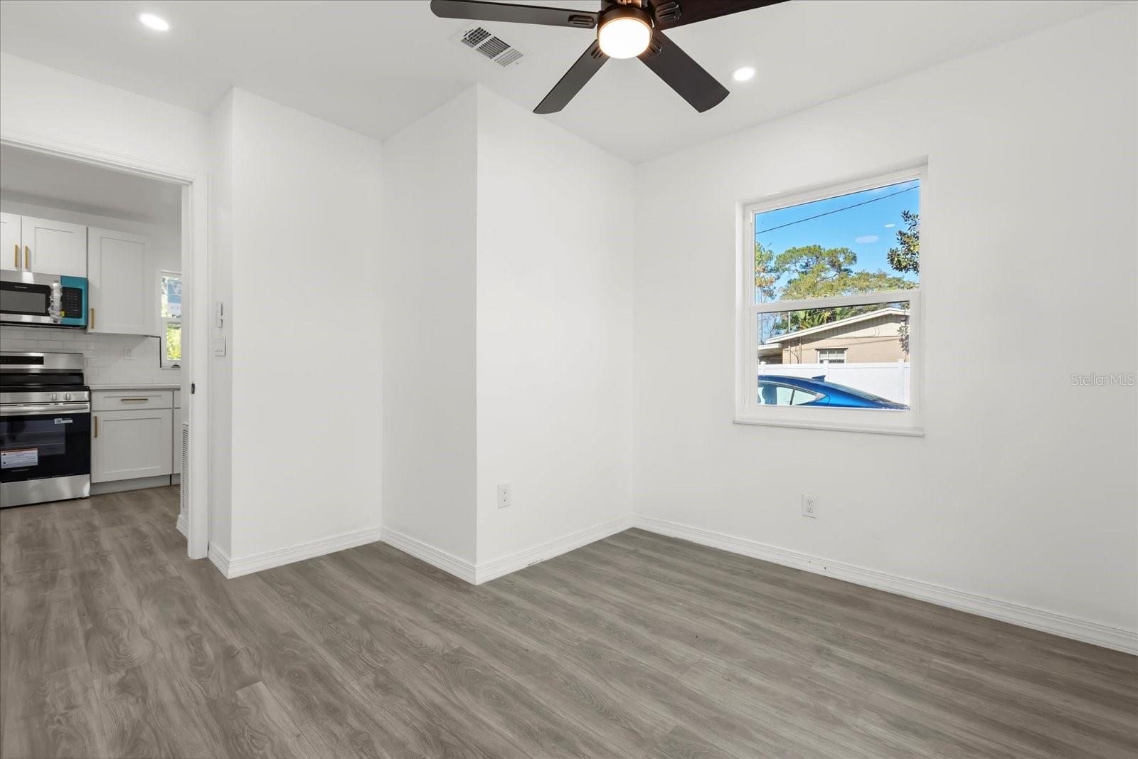 Image 13 of 25 For 1092 Deltona Boulevard