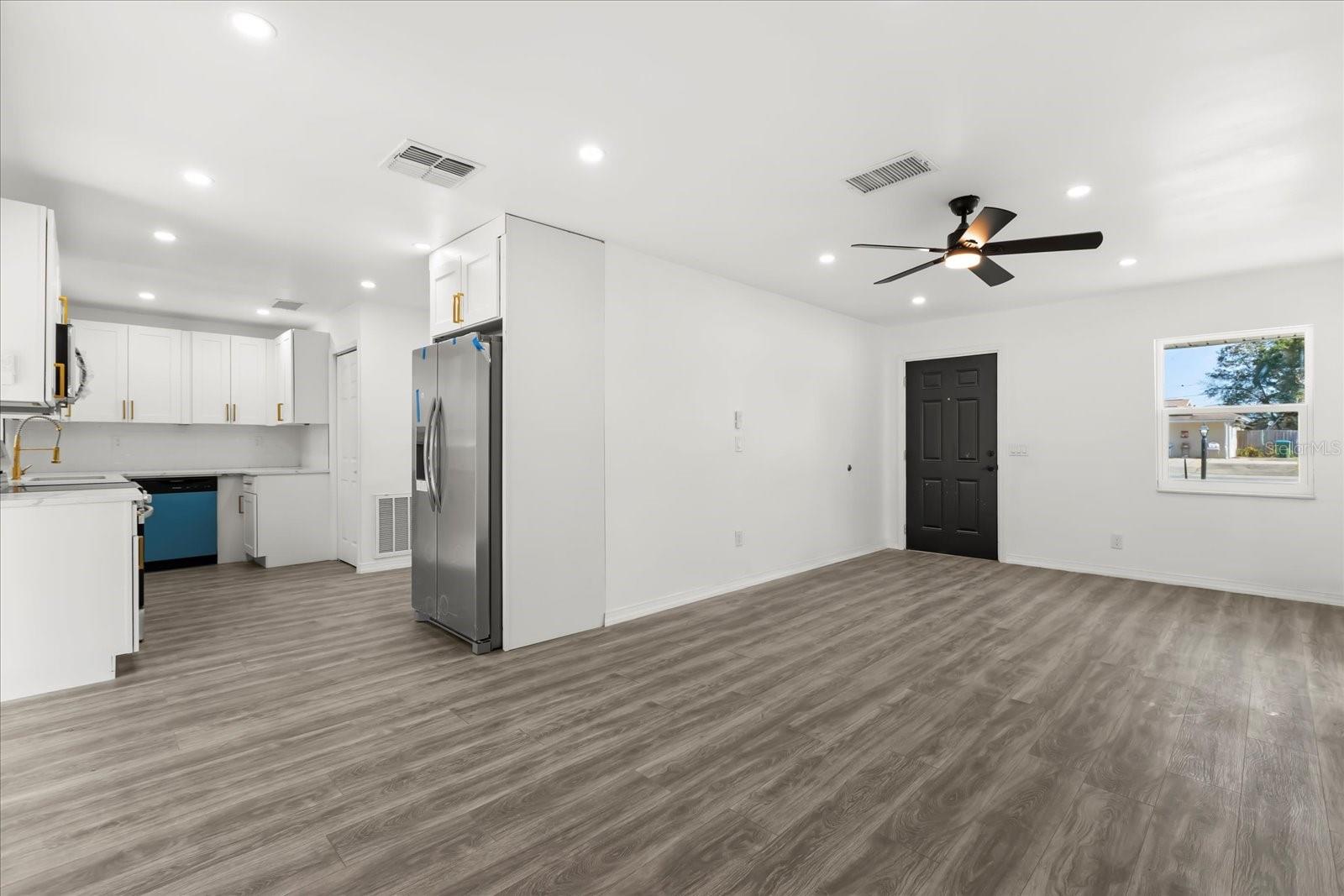 Image 8 of 25 For 1092 Deltona Boulevard