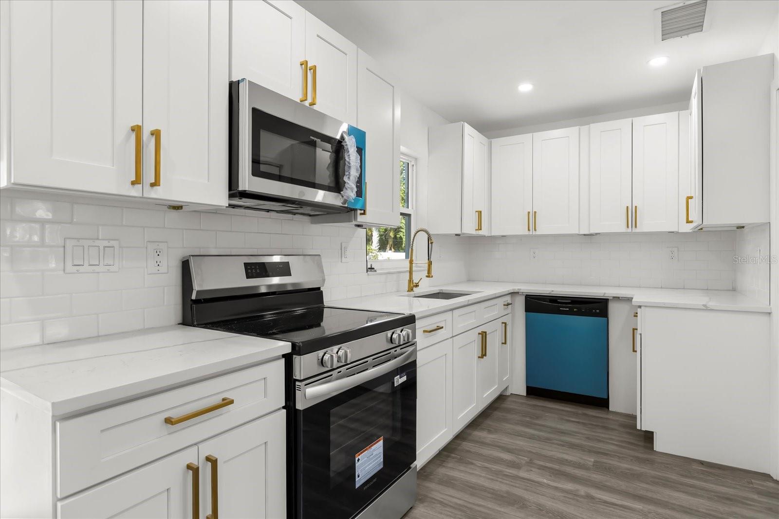 Image 9 of 25 For 1092 Deltona Boulevard