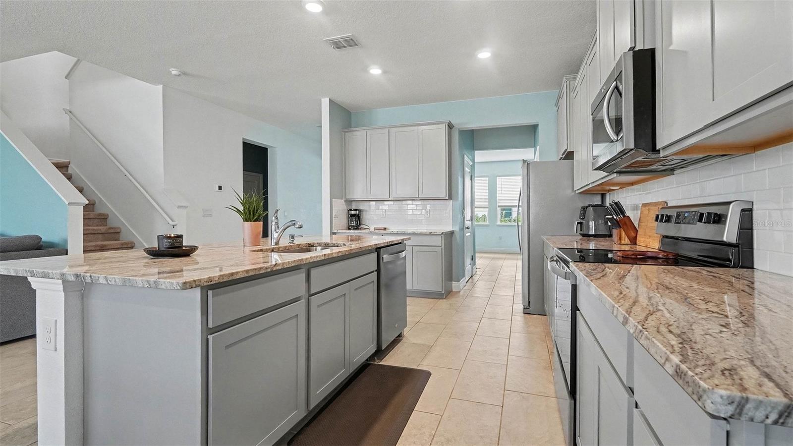 Image 14 of 32 For 5596 43rd Court