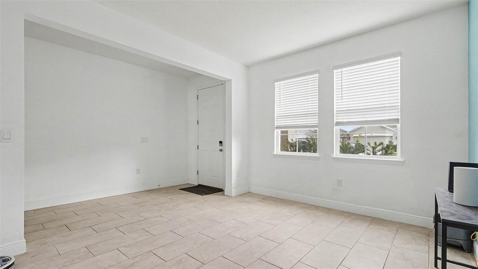 Image 4 of 32 For 5596 43rd Court