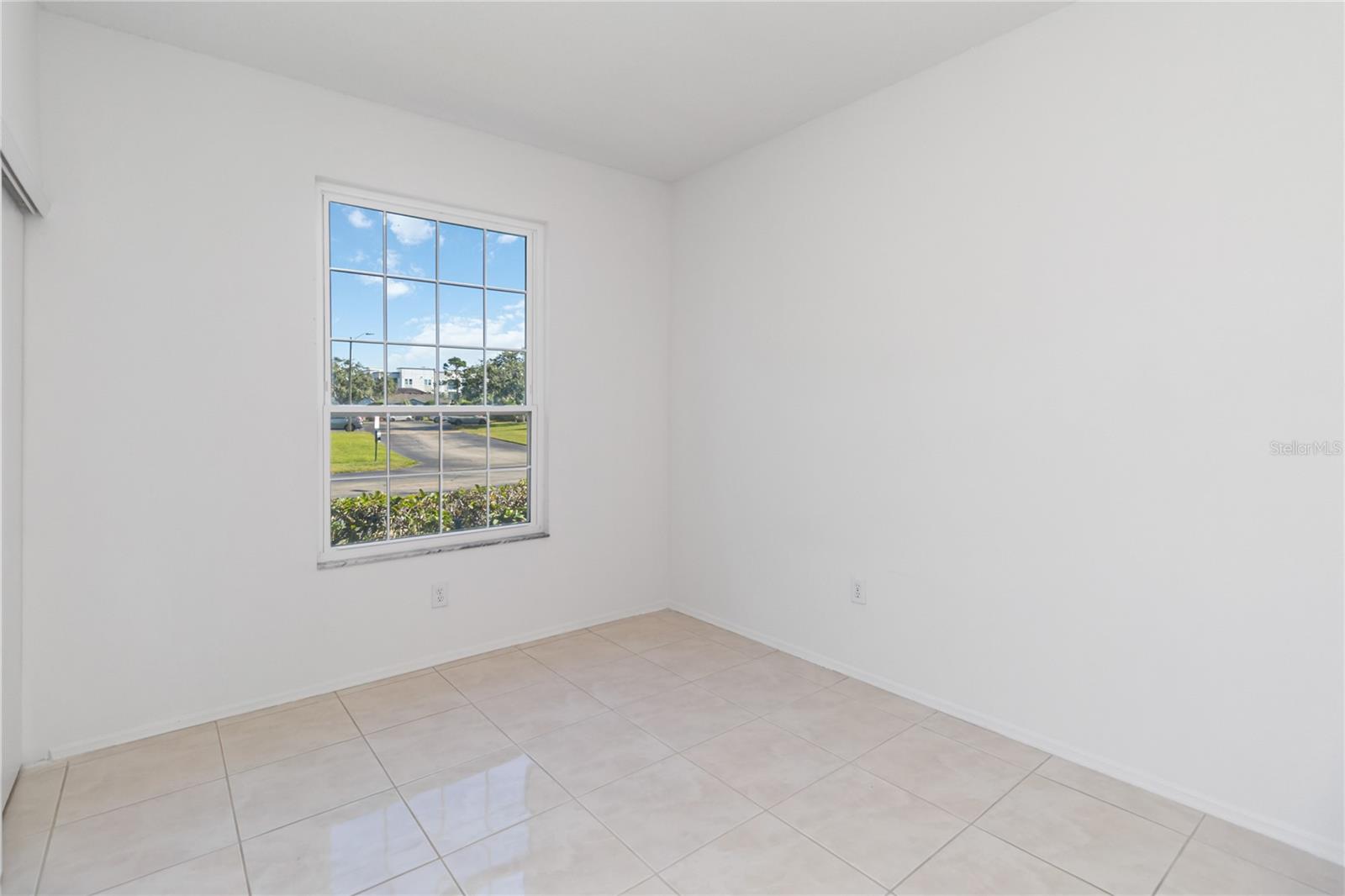 Image 18 of 28 For 13274 Summerton Drive