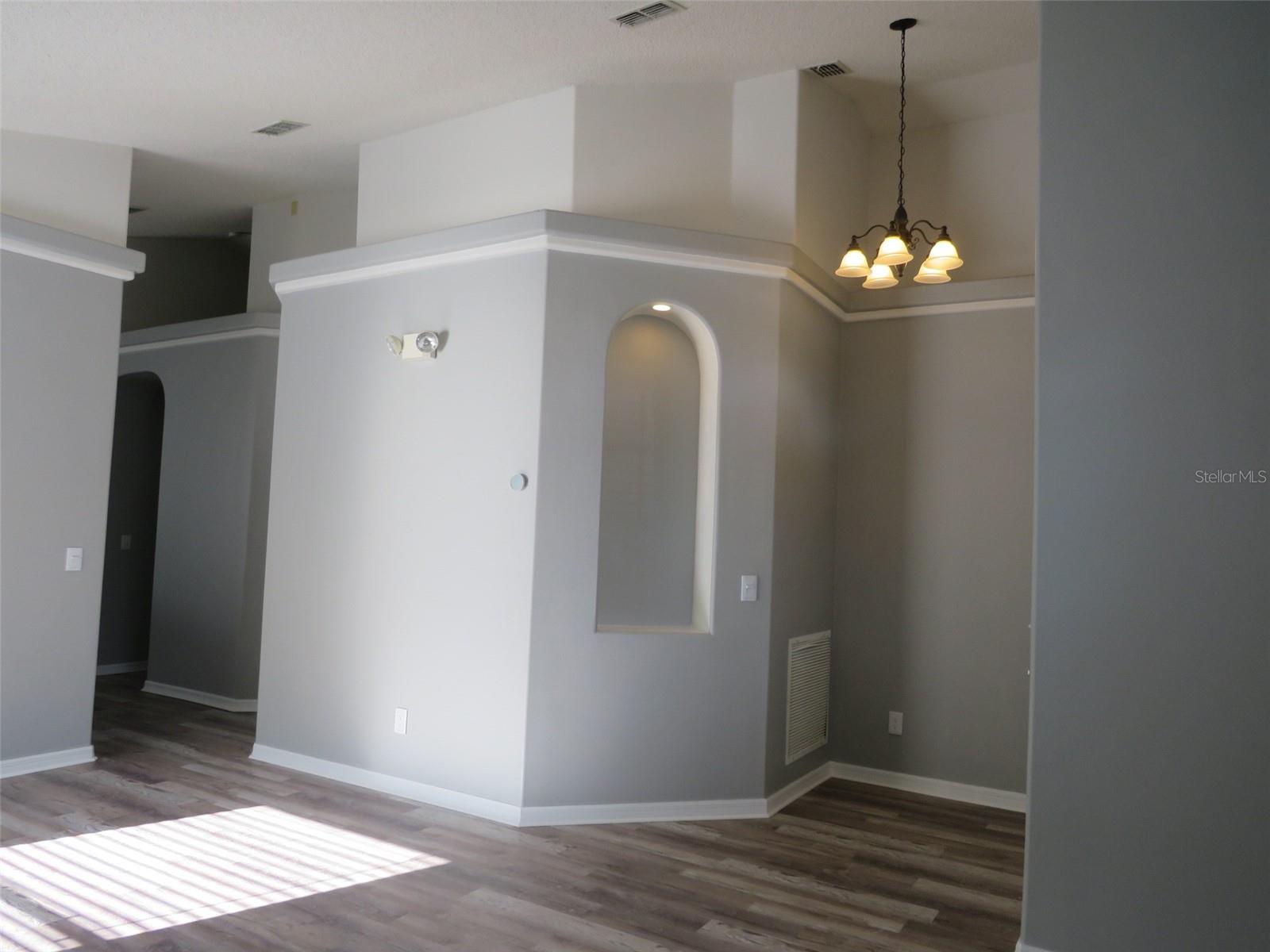 Image 10 of 41 For 16625 Palm Spring Drive