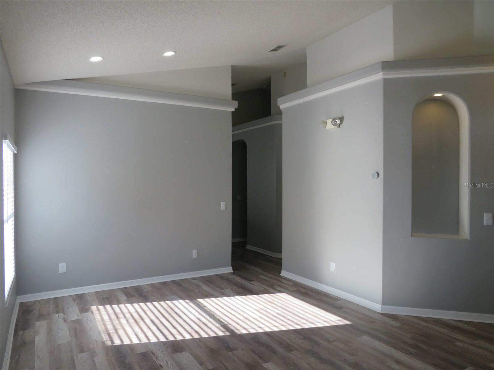 Image 11 of 41 For 16625 Palm Spring Drive