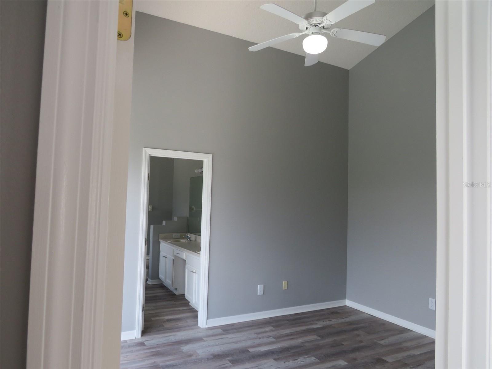 Image 15 of 41 For 16625 Palm Spring Drive