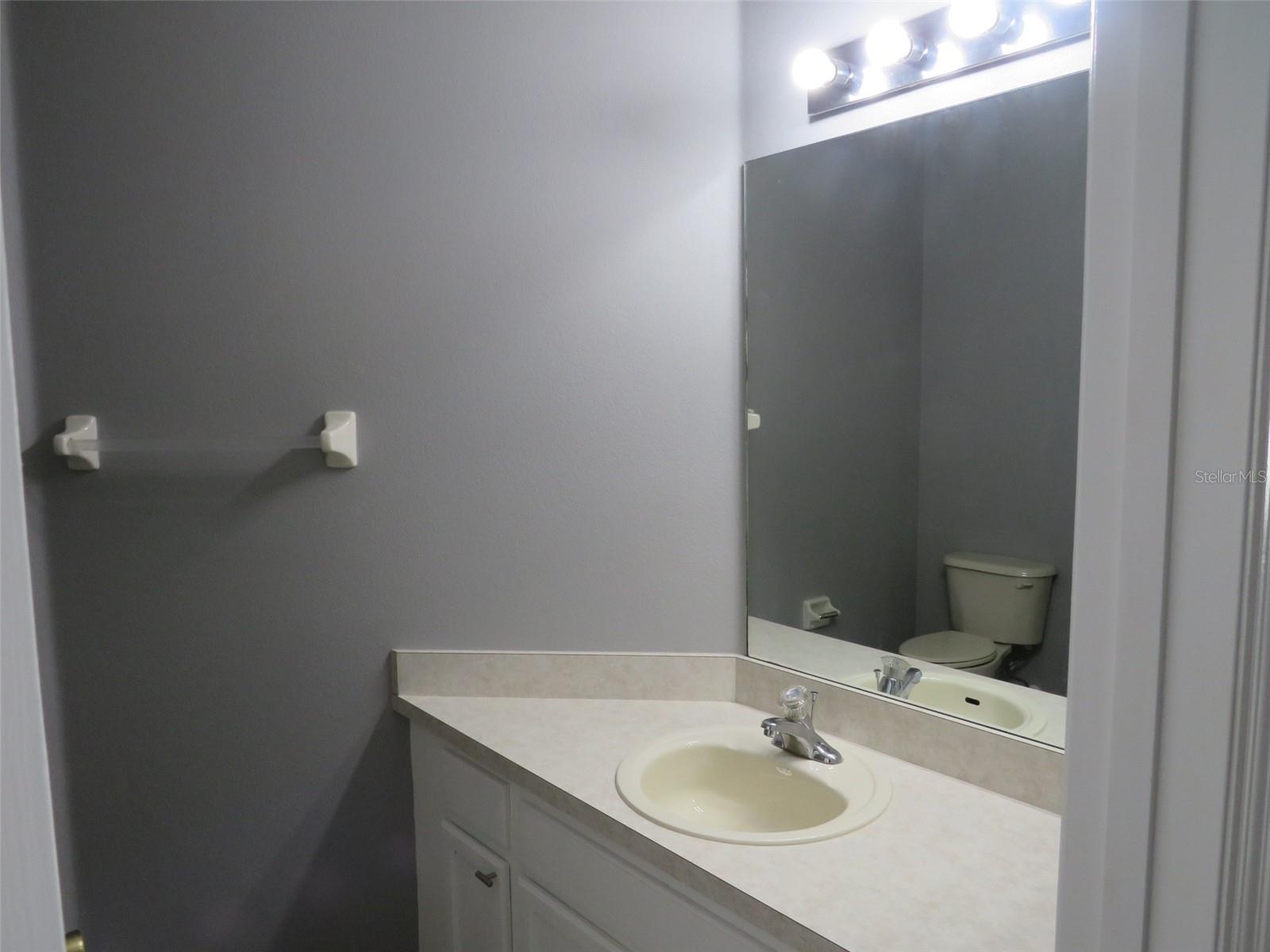 Image 18 of 41 For 16625 Palm Spring Drive