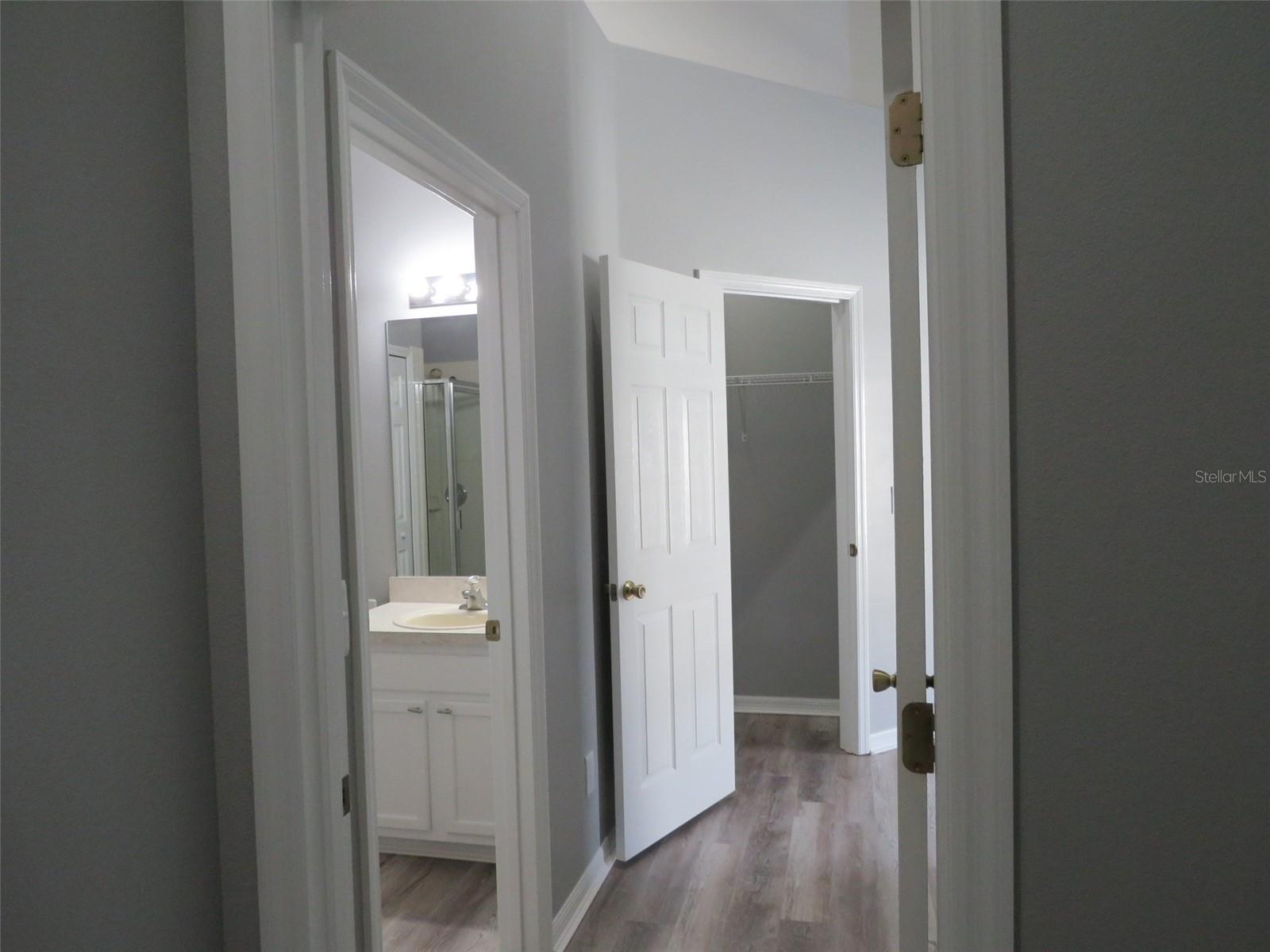 Image 25 of 41 For 16625 Palm Spring Drive