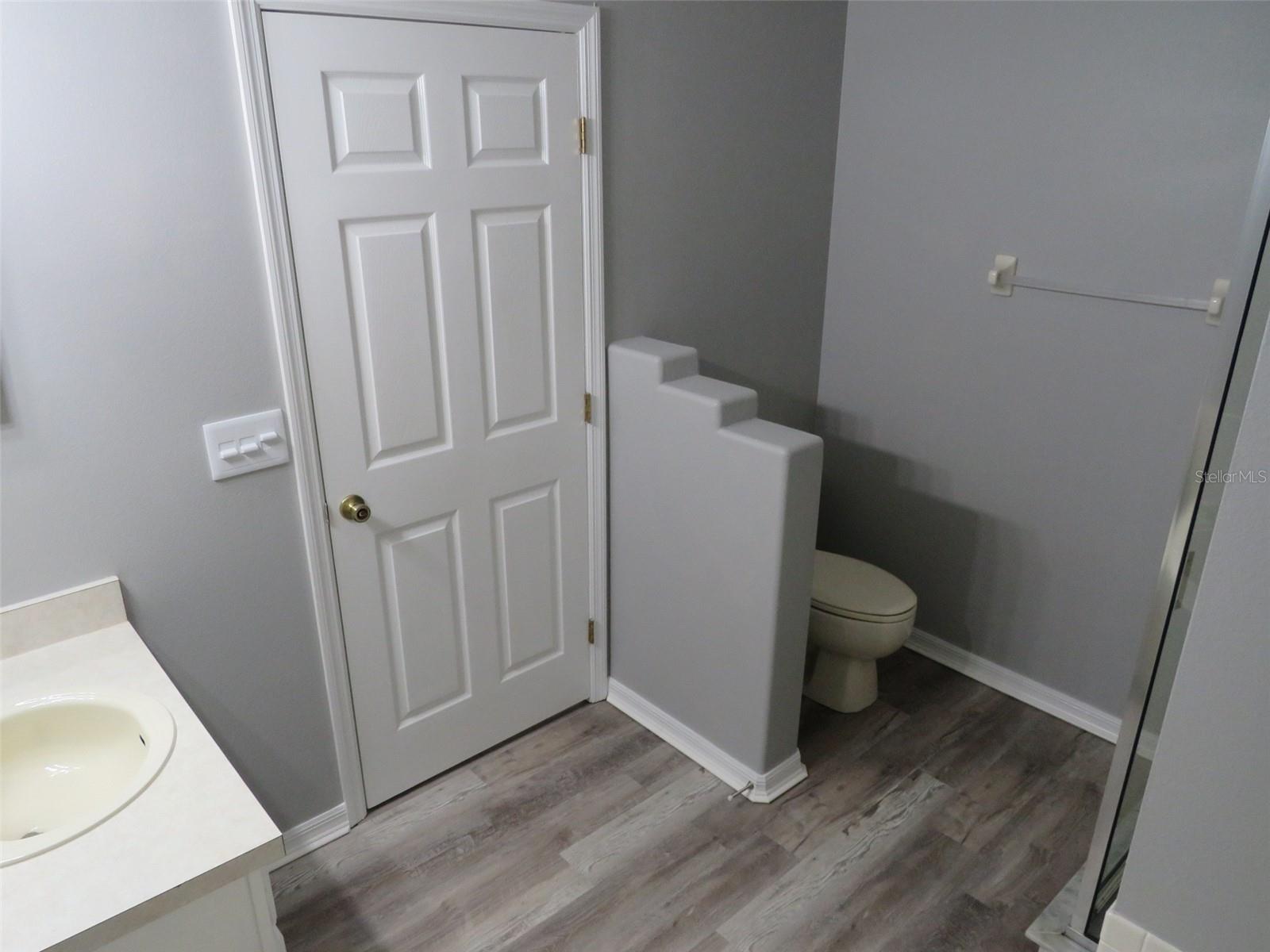 Image 28 of 41 For 16625 Palm Spring Drive