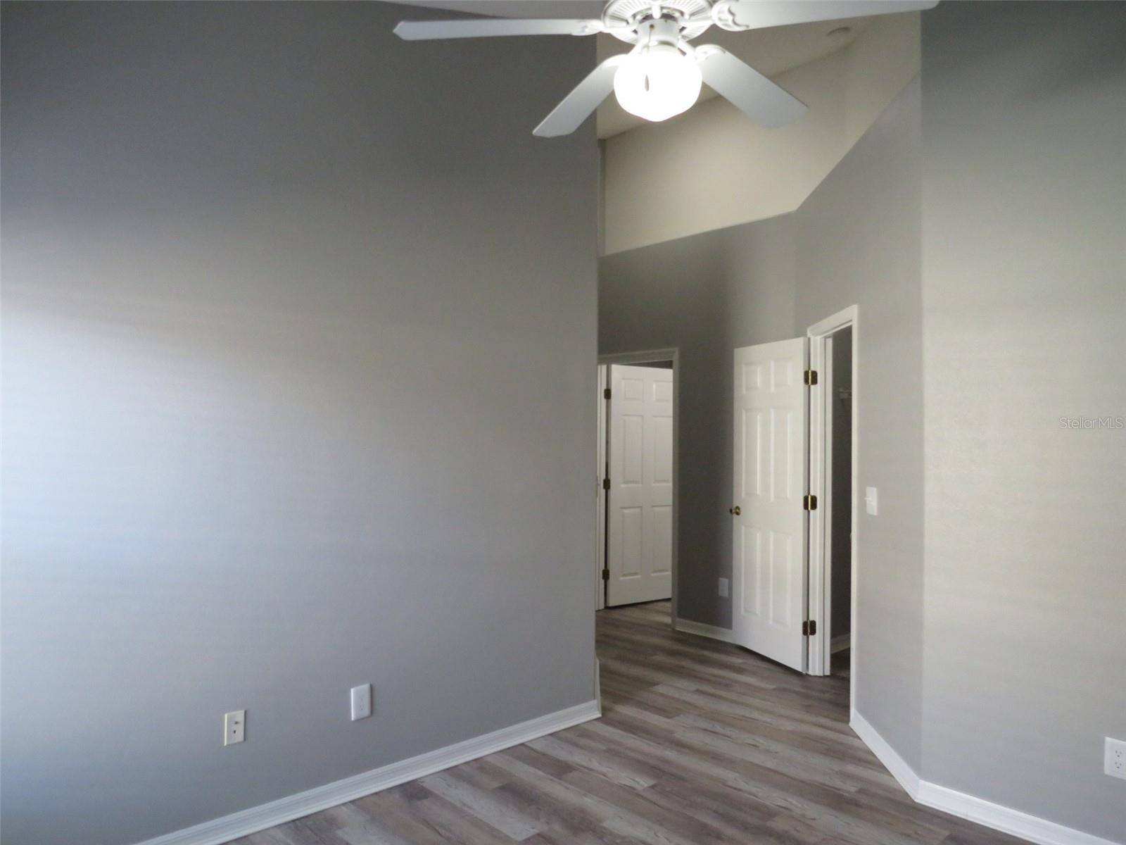 Image 30 of 41 For 16625 Palm Spring Drive