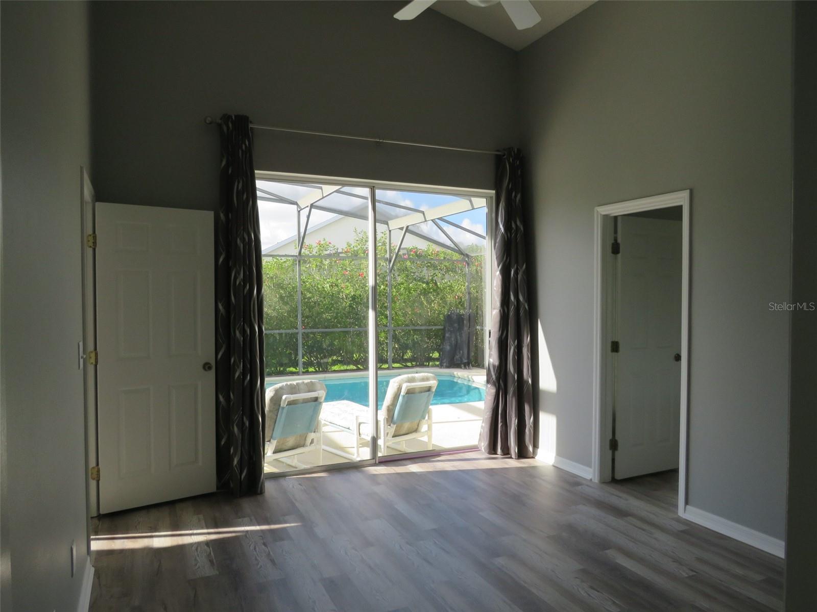 Image 35 of 41 For 16625 Palm Spring Drive