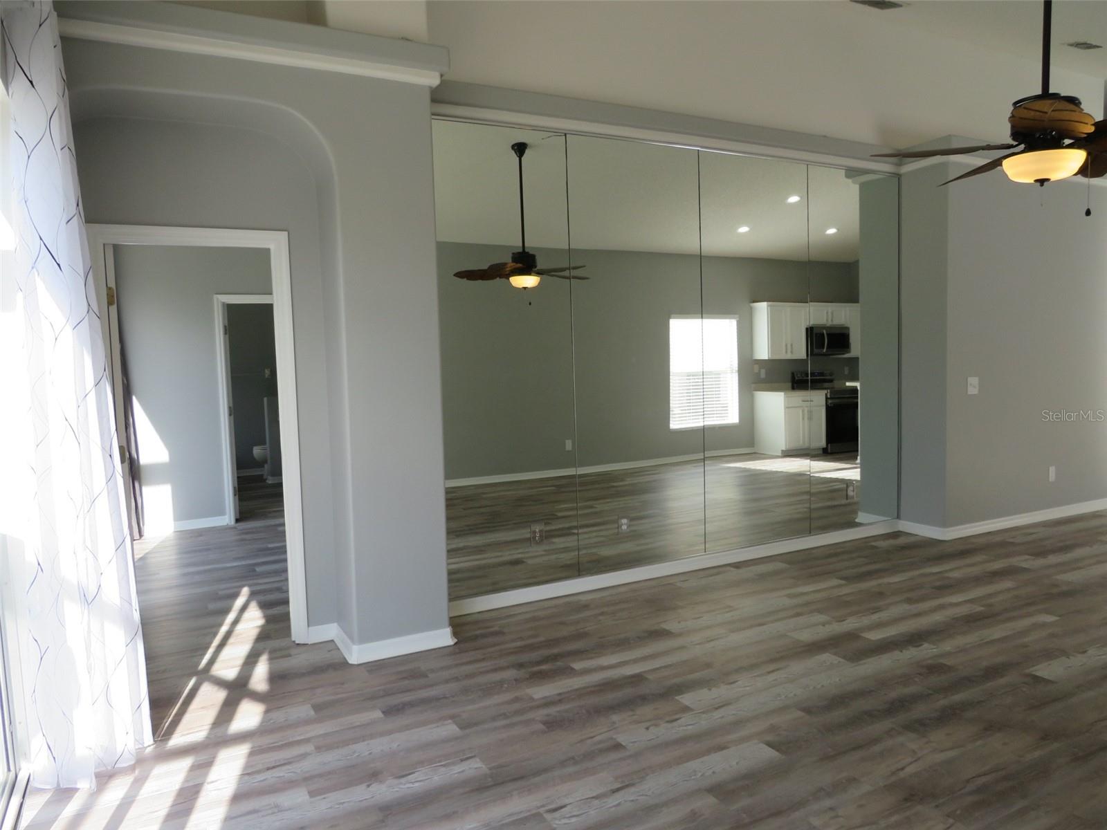 Image 4 of 41 For 16625 Palm Spring Drive