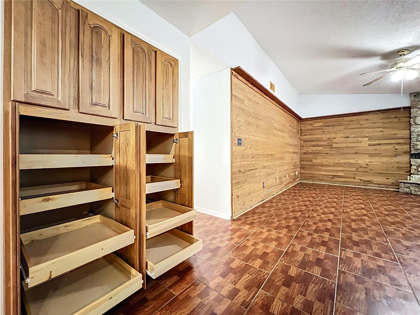 Image 14 of 35 For 1833 Crowley Circle