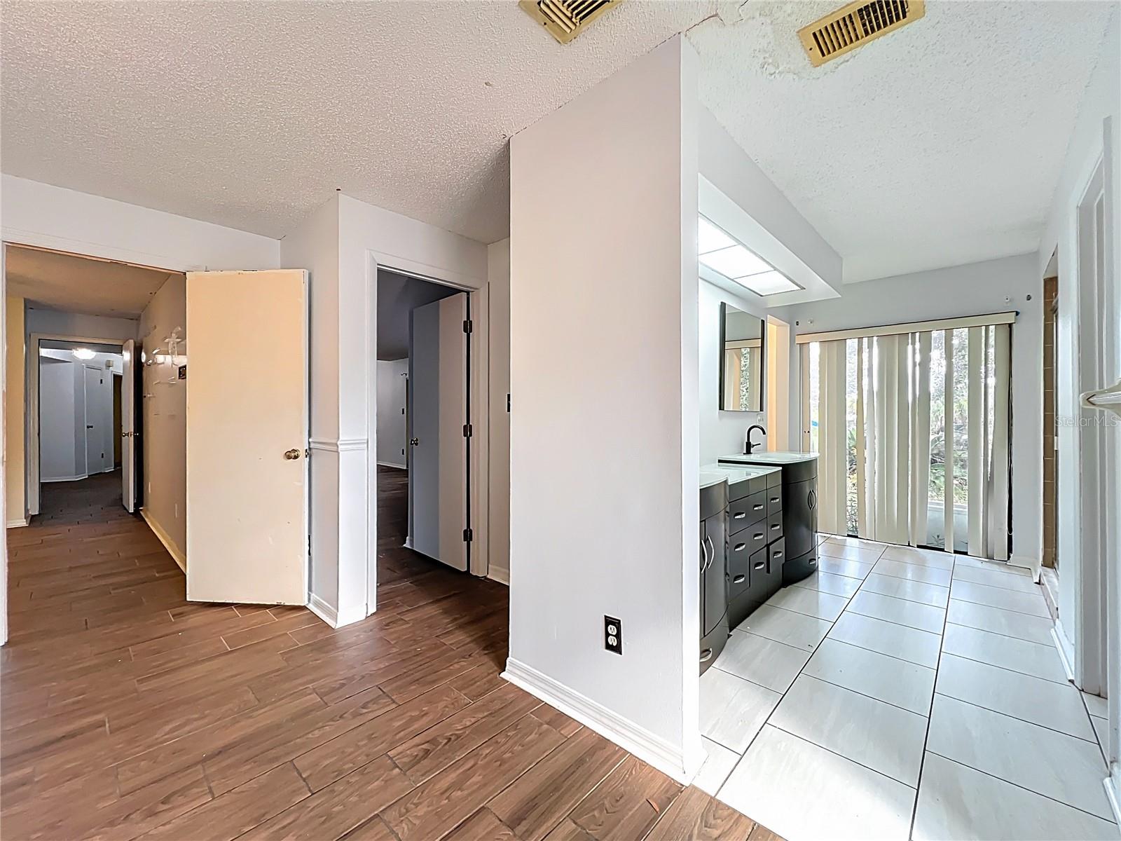 Image 19 of 35 For 1833 Crowley Circle