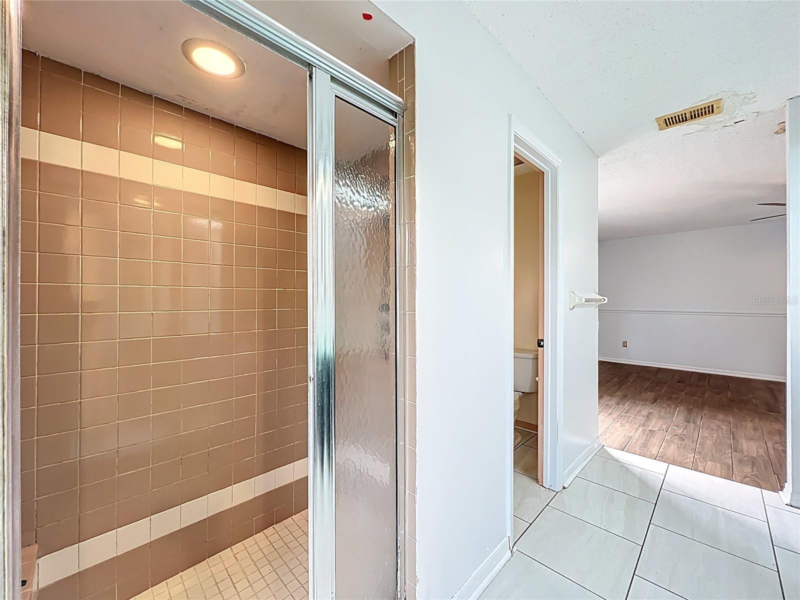 Image 22 of 35 For 1833 Crowley Circle