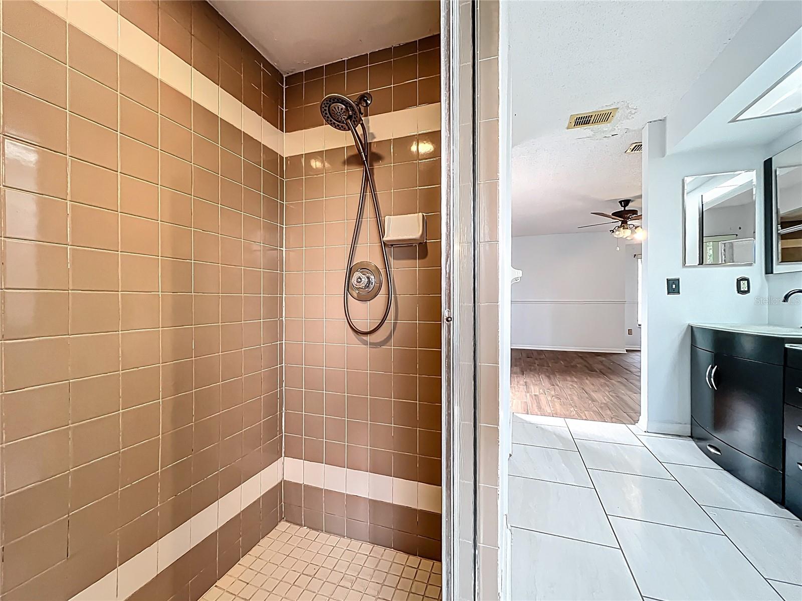 Image 23 of 35 For 1833 Crowley Circle