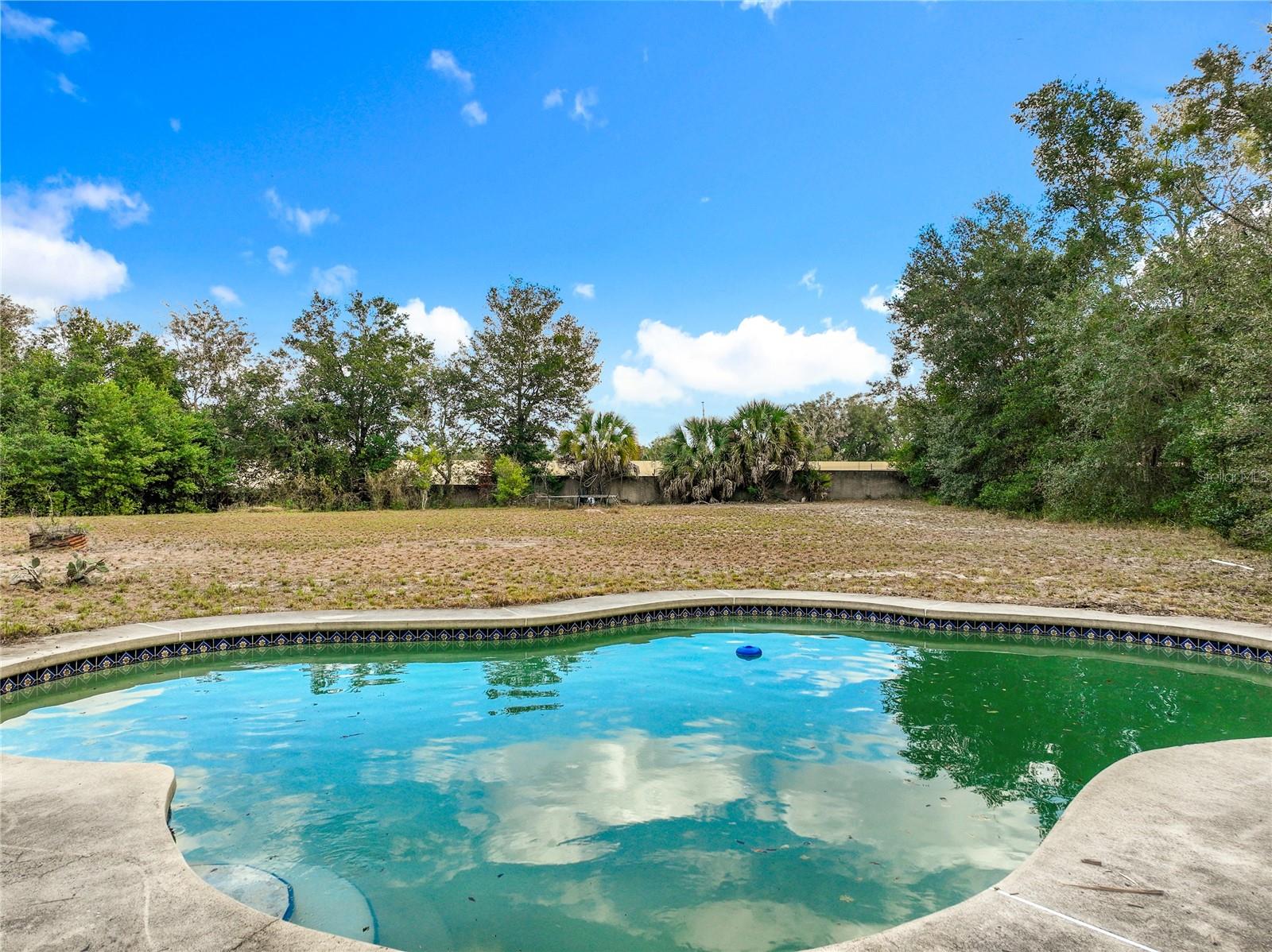 Image 3 of 35 For 1833 Crowley Circle