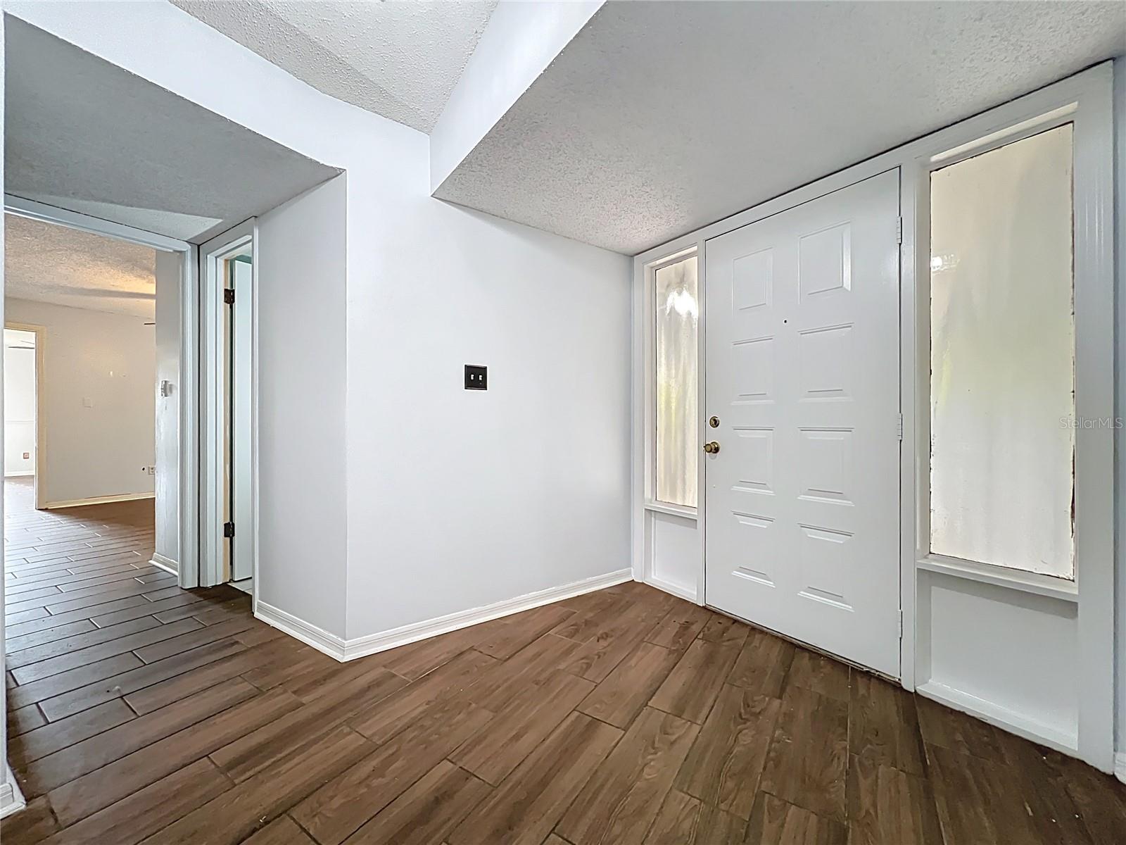 Image 5 of 35 For 1833 Crowley Circle