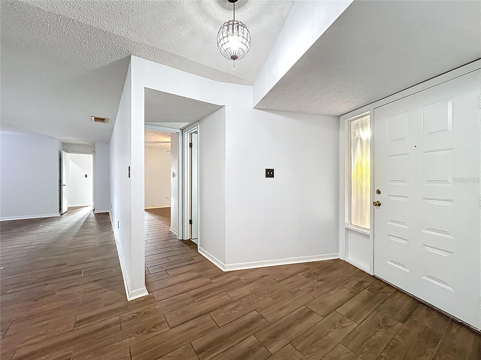 Image 6 of 35 For 1833 Crowley Circle