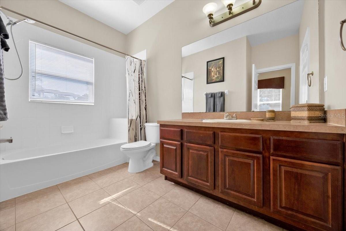 Image 18 of 37 For 8023 Acadia Estates Court