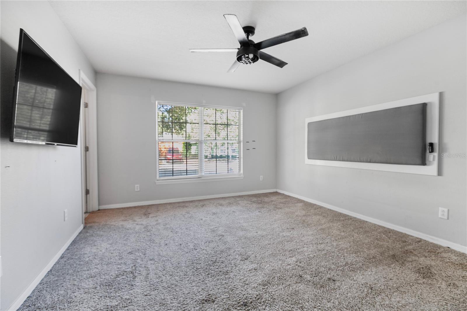 Image 11 of 22 For 1062 Royal Ridge Drive