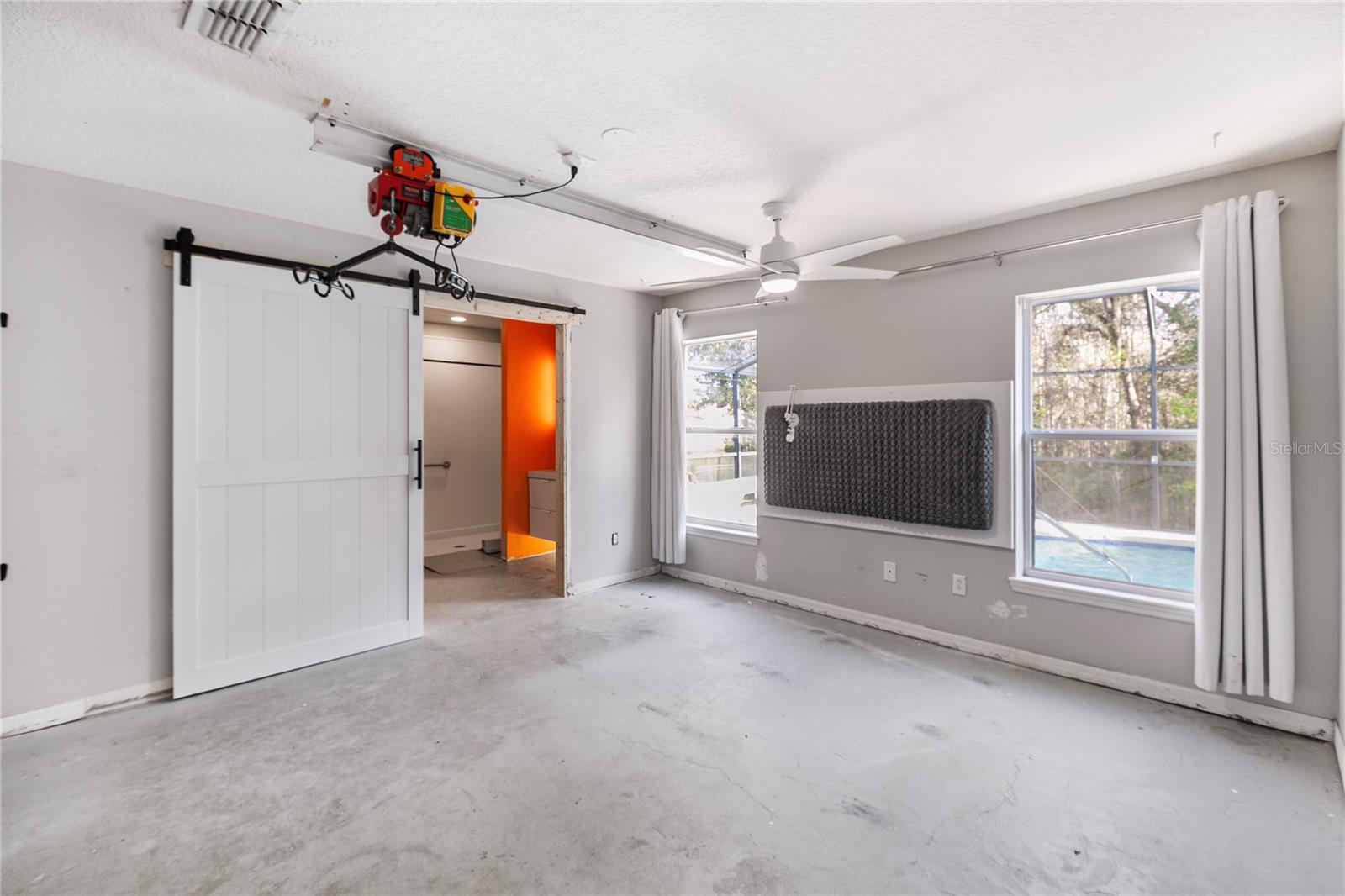 Image 13 of 22 For 1062 Royal Ridge Drive