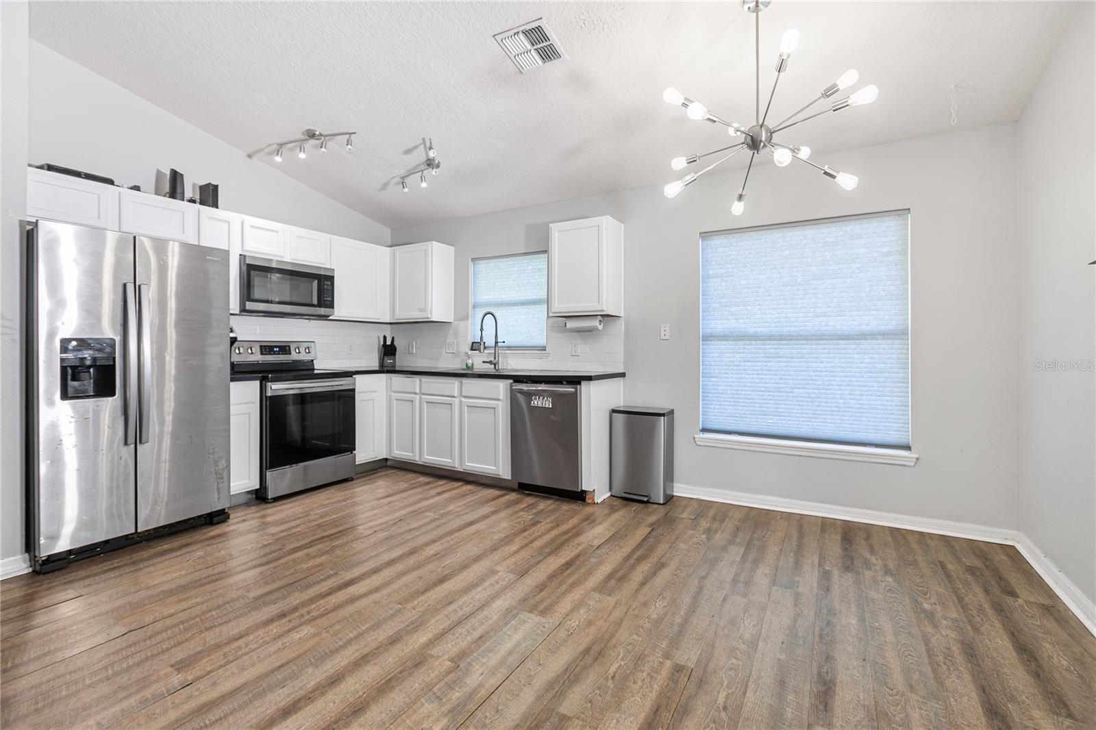 Image 4 of 22 For 1062 Royal Ridge Drive