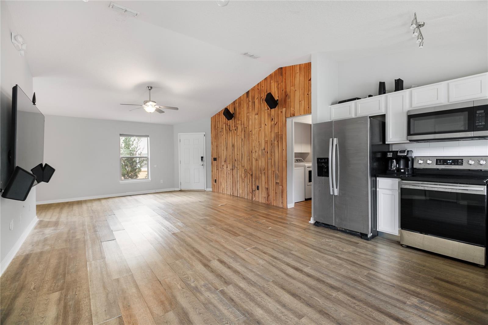 Image 6 of 22 For 1062 Royal Ridge Drive