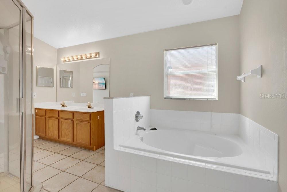 Image 16 of 36 For 348 Sir Phillips Drive