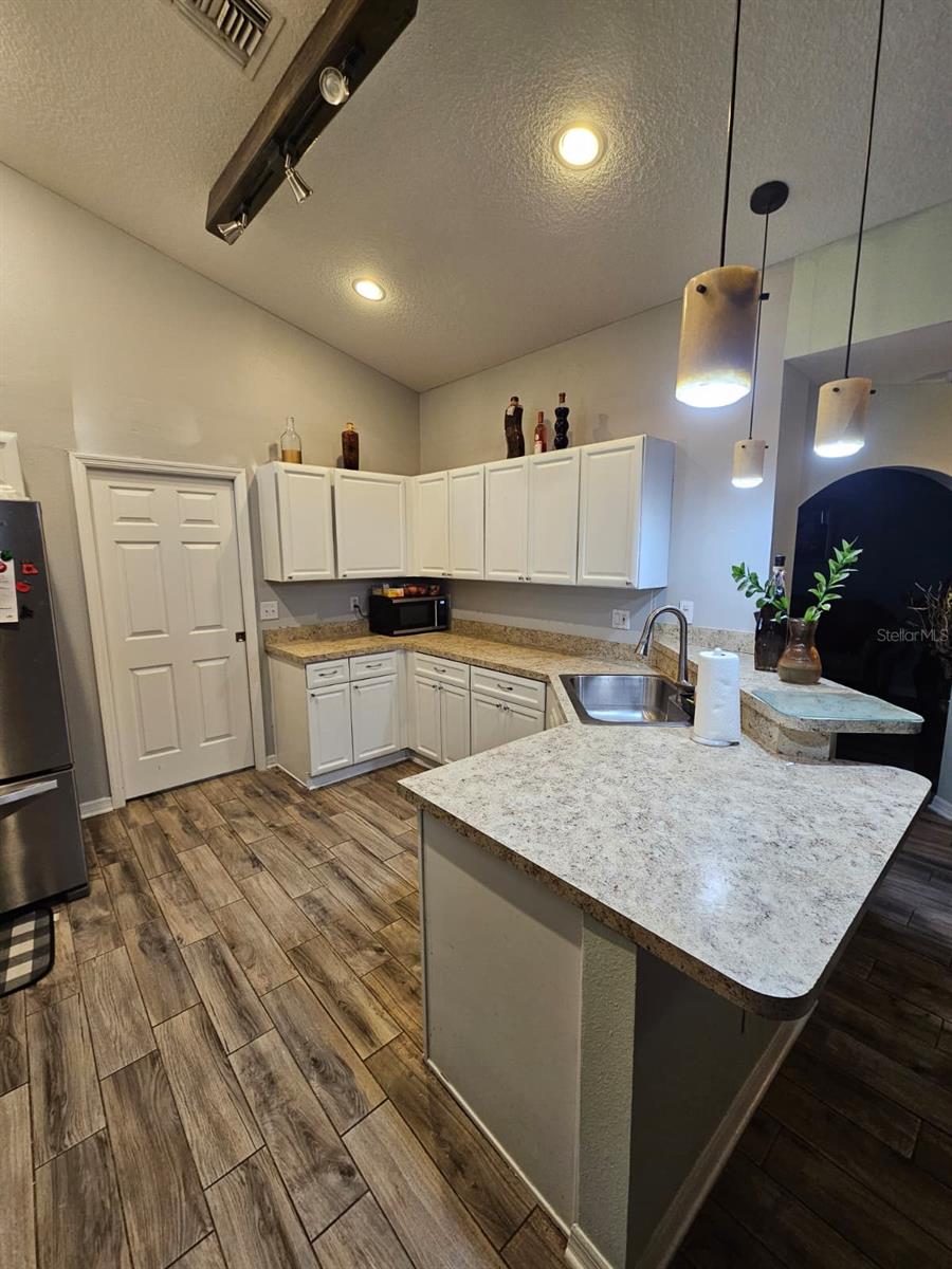 Image 4 of 46 For 10312 Carlson Circle