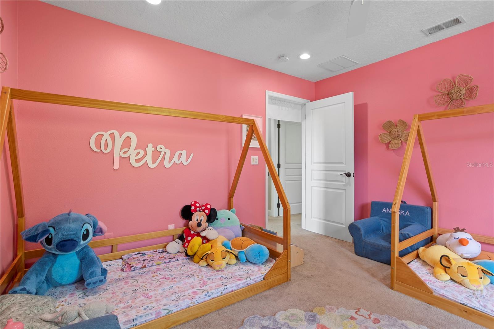 Image 14 of 30 For 2267 Foliage Oak Terrace